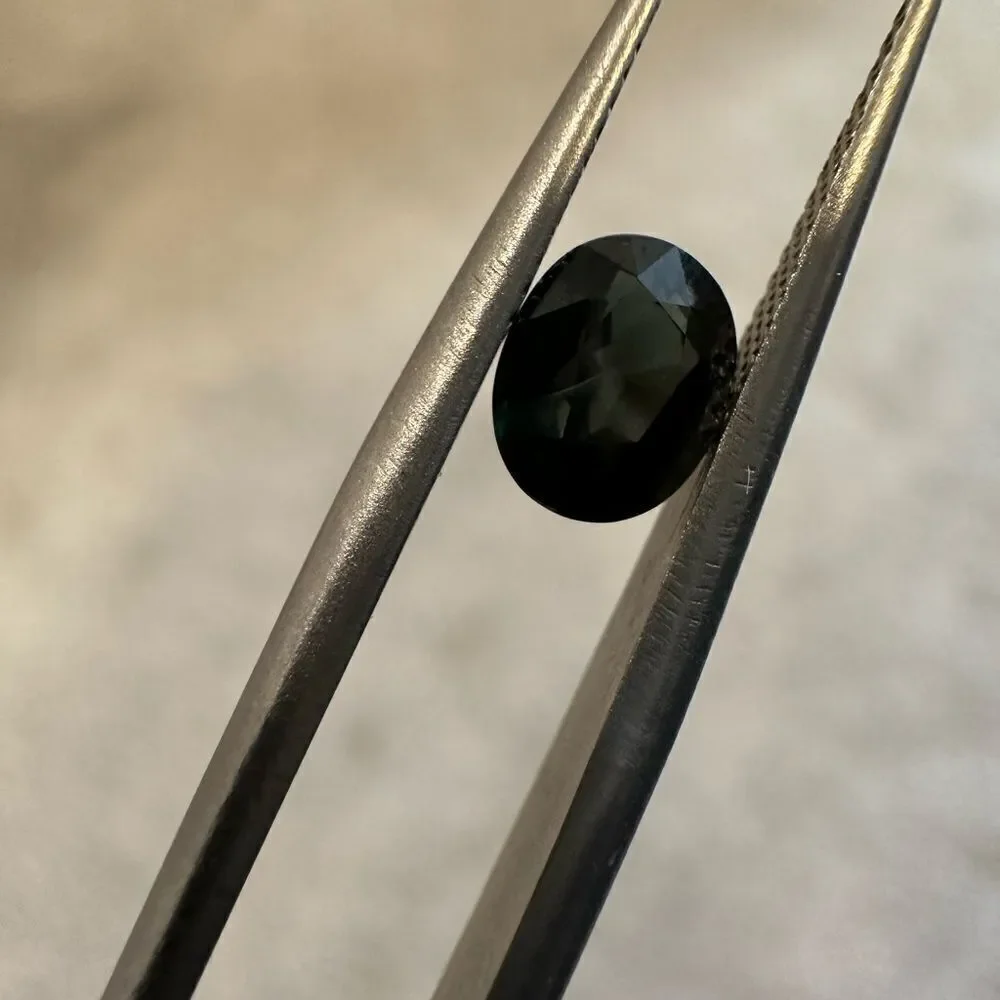 1.15ct‎ deep green oval cut natural sapphire!